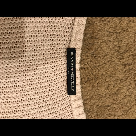 brandy melville sweater - Picture 2 of 2